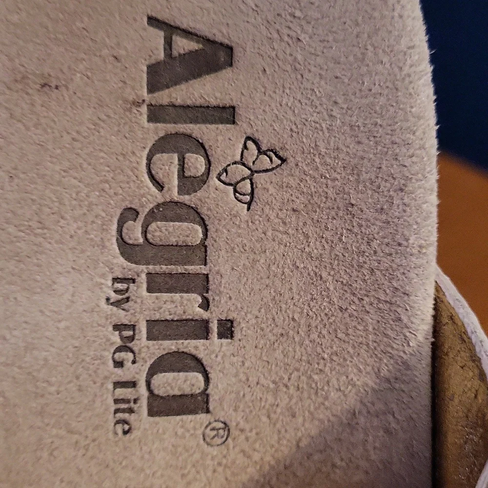 Alegria 8 8.5 Or 38 Embroidered White Sandals With Velcro - Picture 17 of 17